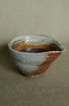 Load image into Gallery viewer, Shigaraki clay woodfired handmade