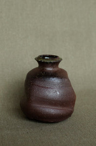 wheel throwing wild clay bud vase